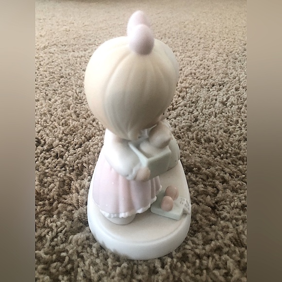 Precious Moments "TO A VERY SPECIAL SISTER" 1993 #528633 Retired & Mint - Picture 5 of 7